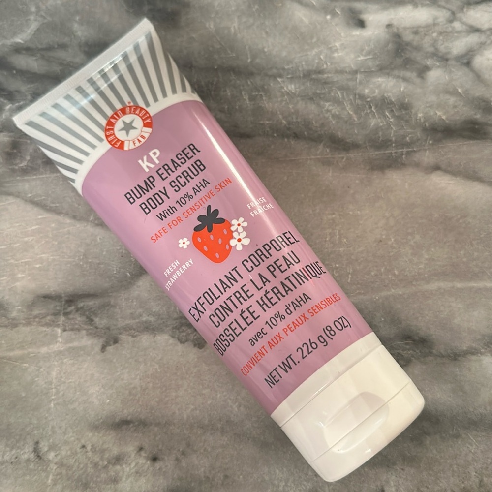 NEW FIRST AID BEAUTY KP Bump Eraser Body Scrub - Fresh Strawberry Version 8oz